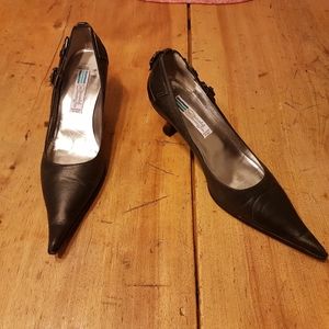 Arnold Churgin Women's pointed heels sz 38.5
